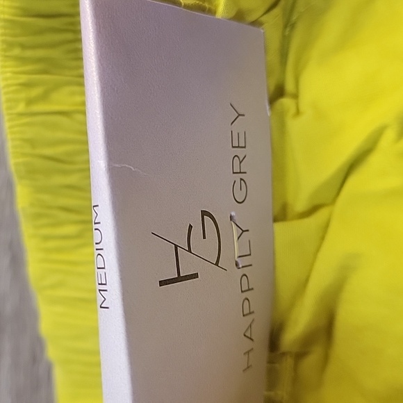 Happily Grey Women's Parachute Cargo Pants in Yellow Size Medium - Picture 6 of 8